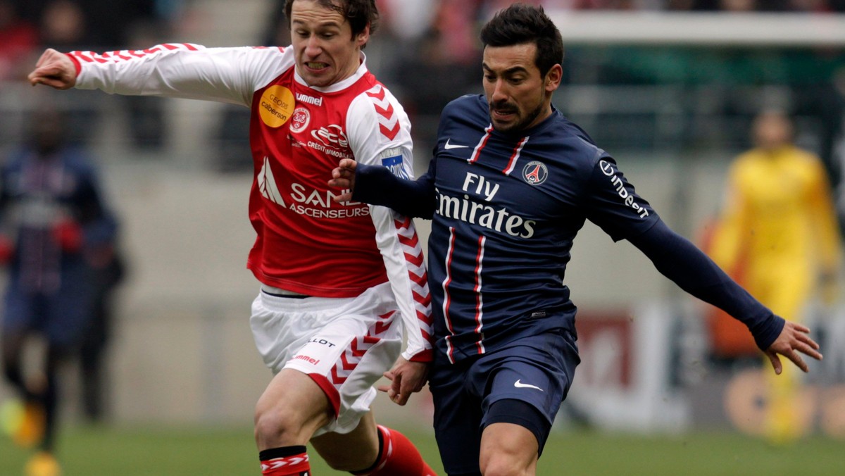 Walczący o utrzymanie w Ligue 1 zespół Stade Reims pokonał niespodziewanie na własnym stadionie faworyta do zdobycia mistrzostwa Francji - Paris Saint-Germain 1:0 (0:0). Bohaterem gospodarzy został reprezentant Polski, Grzegorz Krychowiak, który zdobył gola na wagę trzech punktów. Prestiżowy francuski dziennik "L'Equipe" przyznał Polakowi tytuł piłkarza meczu.