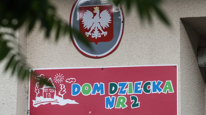 Matka oddała dzieci do domu dziecka. "Nie słuchały mnie". Wstrząsające relacje rodzeństwa