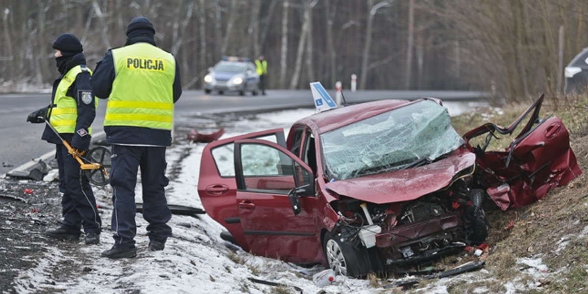 Zielona Góra. Rozpędzony Ford wjechał w Toyotę szkoły jazdy