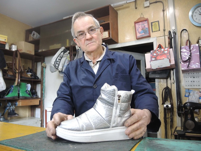 Milija Tešić, jedan od preostala trži obućara u Užicu