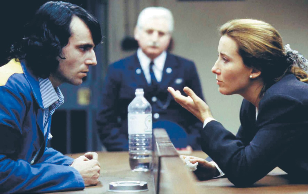 Daniel Day Lewis i Emma Thompson w filmie „W imię ojca”