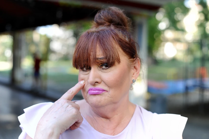 "DVE ŽENE SU JE GURALE, TREĆA JE URADILA SVE" Evo kako je Nada Macura odžeparena u gradskom prevozu, ovo su detalji