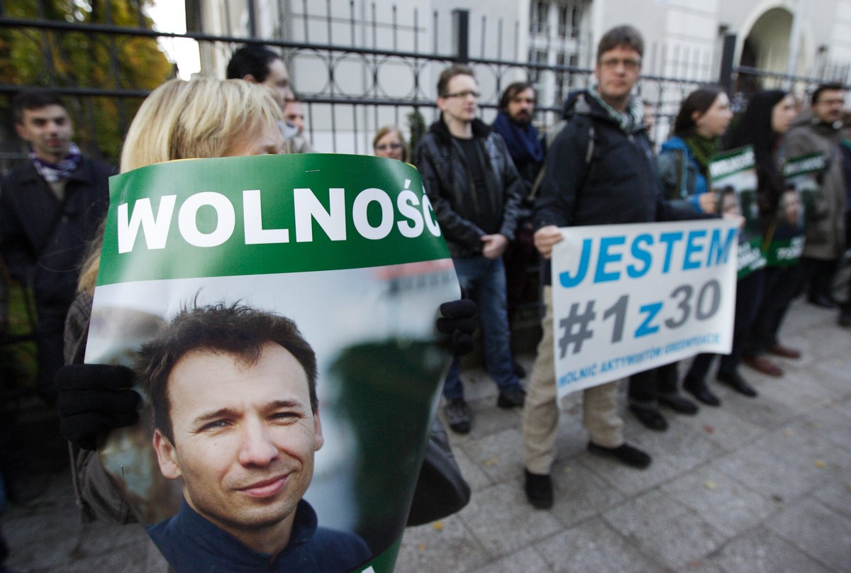 Protest w sprawie Tomasza Dziemianczuka przed konsulatem rosyjskim w Gdańsku