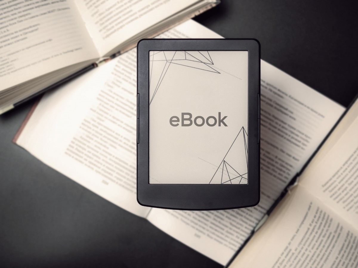 Trzy topowe czytniki ebooków - bateria trzyma cały miesiąc, ekran jak papier, nie męczy oczu