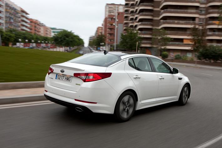 Hybrydowa Kia Optima test modelu na newsweek.pl Styl