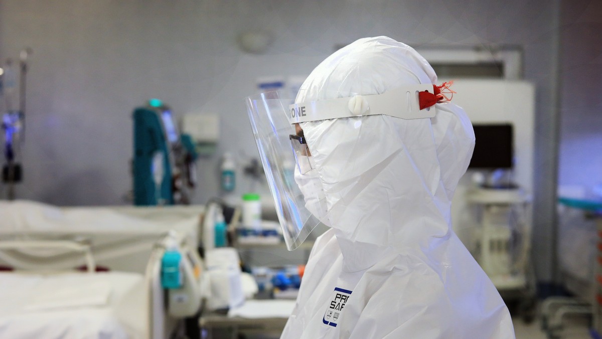 04.11.2021 Warszawa , Szpital MSWiA , oddział covidowy . Medycy i pacjeci chorzy na COVID-19 .Fot. Jacek Marczewski / Agencja Wyborcza.pl