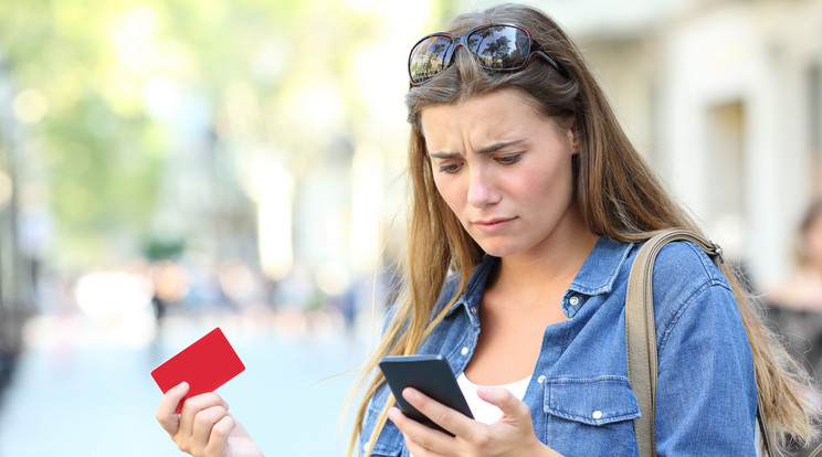 Ha telefonon kérik a kártyaadatainkat, jelszavainkat, ne adjuk meg azokat, értesítsük bankunk ügyfélszolgálatát /Fotó: Shutterstock