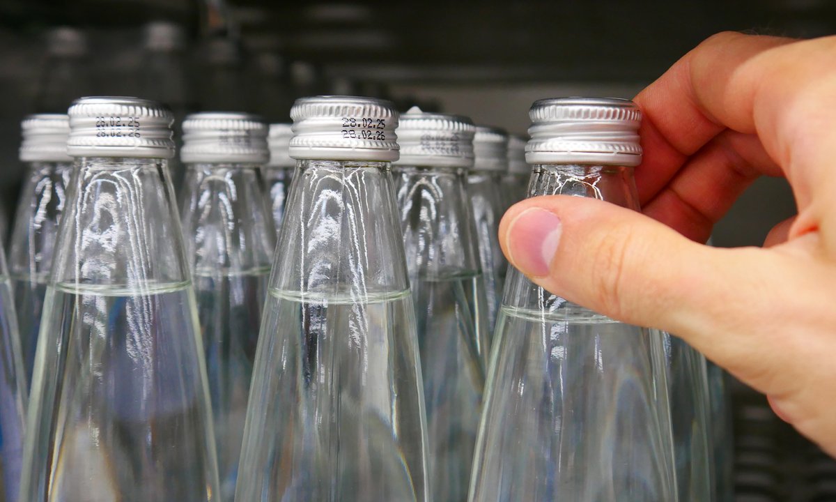 Zasada "ośmiu szklanek wody dziennie" to przeszłość. Naukowcy obalili mit