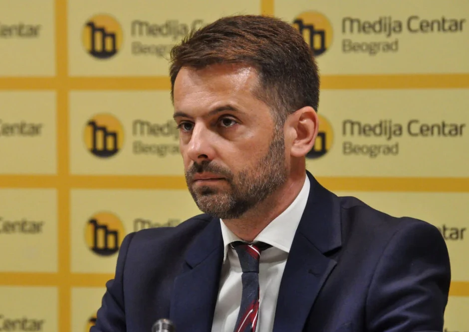 Visilios Proveleggios je rođen u Kosovskoj Mitrovici