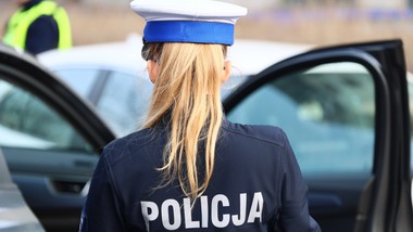 polscy kierowcy znaleźli sprytny sposób na uniknięcie punktów karnych. stosują bardzo prosty manewr i to zgodnie z prawem