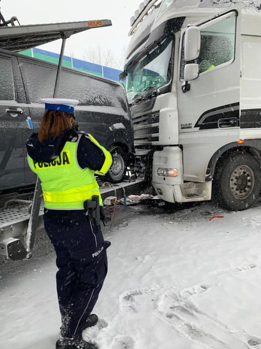 Zderzenie kilku ciężarówek na autostradzie A2