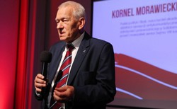 Ojcu premiera przypisywane są prorosyjskie powiązania. "Staliśmy się obiektem prowokacji i agresji"