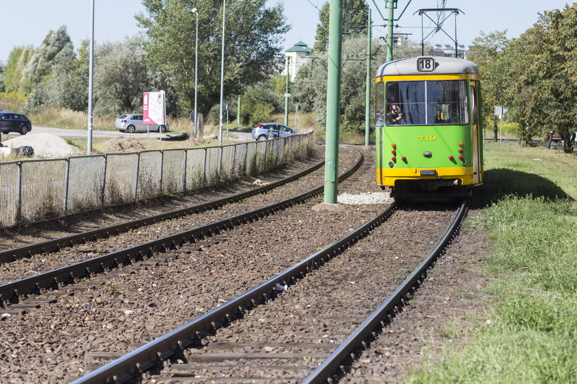 Tramwaje jeżdżą wolniej, bo tory są w złym stanie