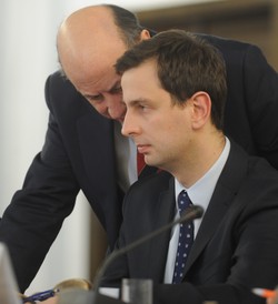 Ministrowie rozprawiają się z OFE. Prezentacja raportu