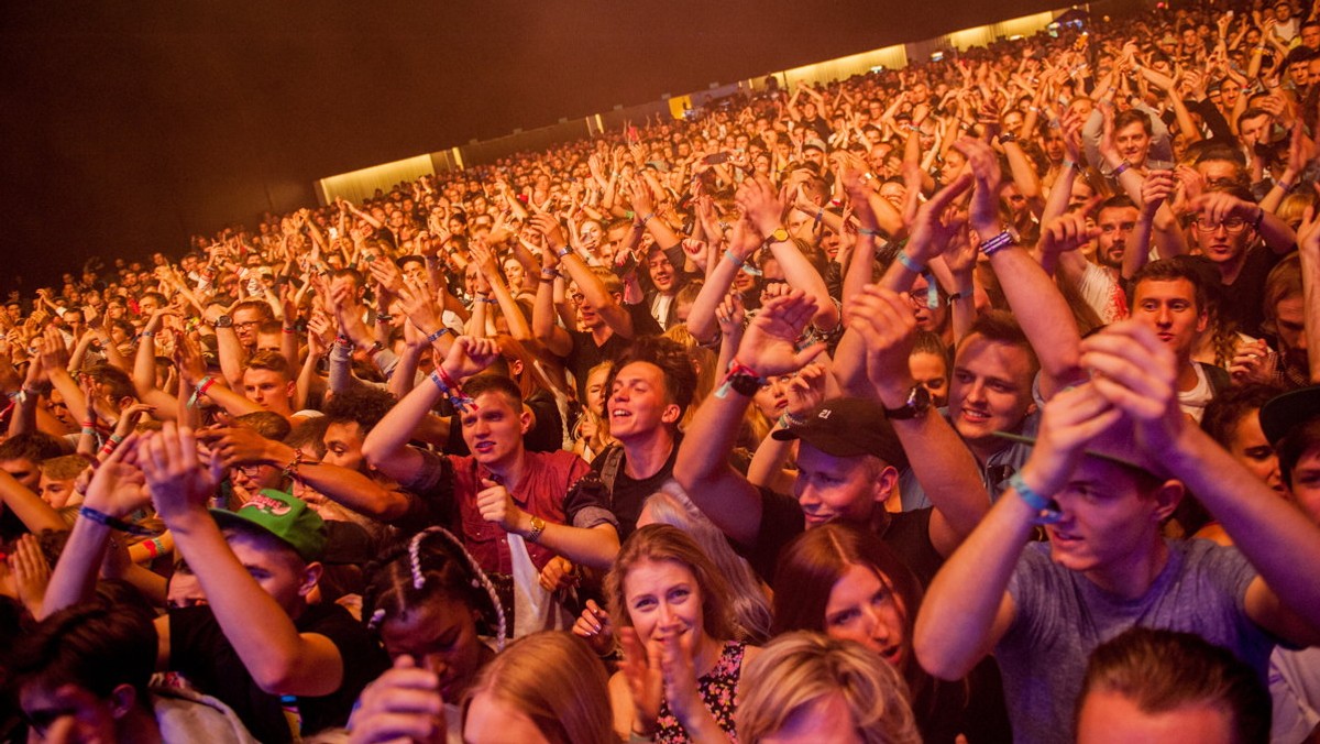 Połamane rytmy i mocne basy w wykonaniu pionierów gatunku już w lipcu na żywo w Katowicach! Weterani bezkompromisowego brzmienia zawładną specjalną sceną drum’n’bass, która wzbogaci program 12. edycji Tauron Nowa Muzyka Katowice. Pojawią się na niej m.in. Fabio &amp; Grooverider z unikalnym setem, podsumowującym 25 lat historii drum’n’bass oraz ceniony didżej i producent dBridge. Obok nich wystąpi trzech polskich pionierów gatunku: Ros Addiction, Mono i WaxVax.