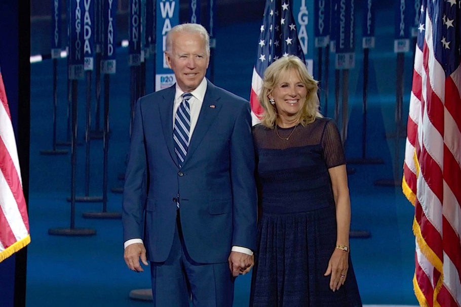 Jill Biden zapowiedziała, że nawet jeśli jej mąż Joe Biden zostanie wybrany na prezydenta USA, a ona stanie się pierwszą damą, wciąż będzie uczyć w szkole