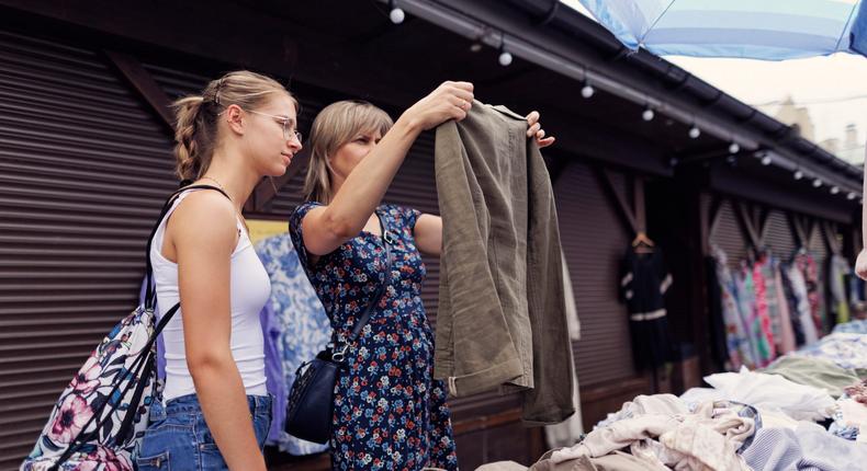 A mother and daughter go shoppingImgorthand/Getty Images