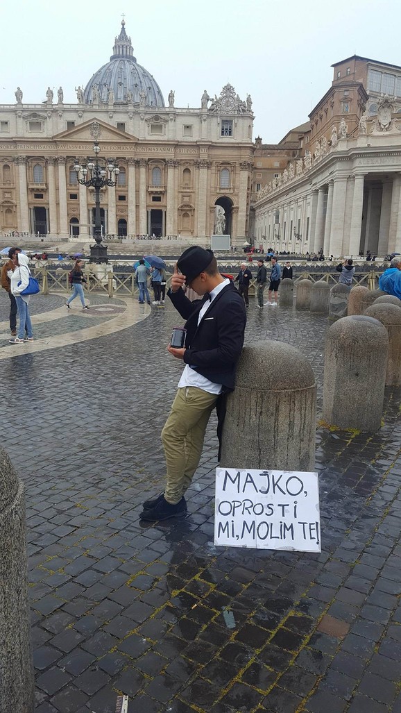 Miljan na trgu u Vatikanu