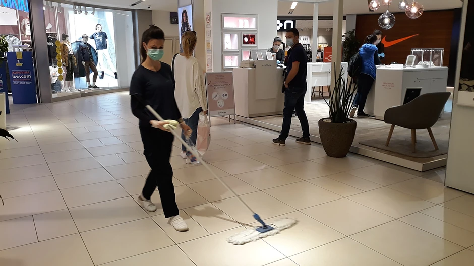 Pojacana higijena i u tržnim centrima u Nišu