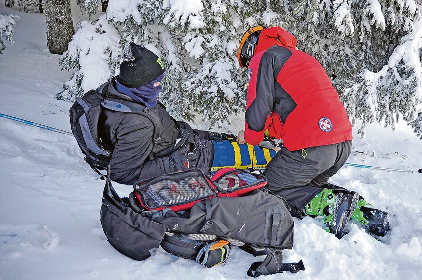 Pružaju prvu pomoć povređenima, a učestvuju i u potragama za zalutalim skijašima
