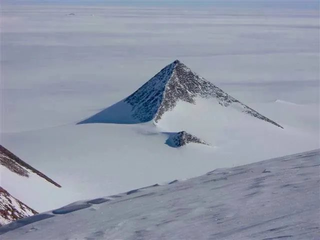 Záhadná pyramída na Antarktíde