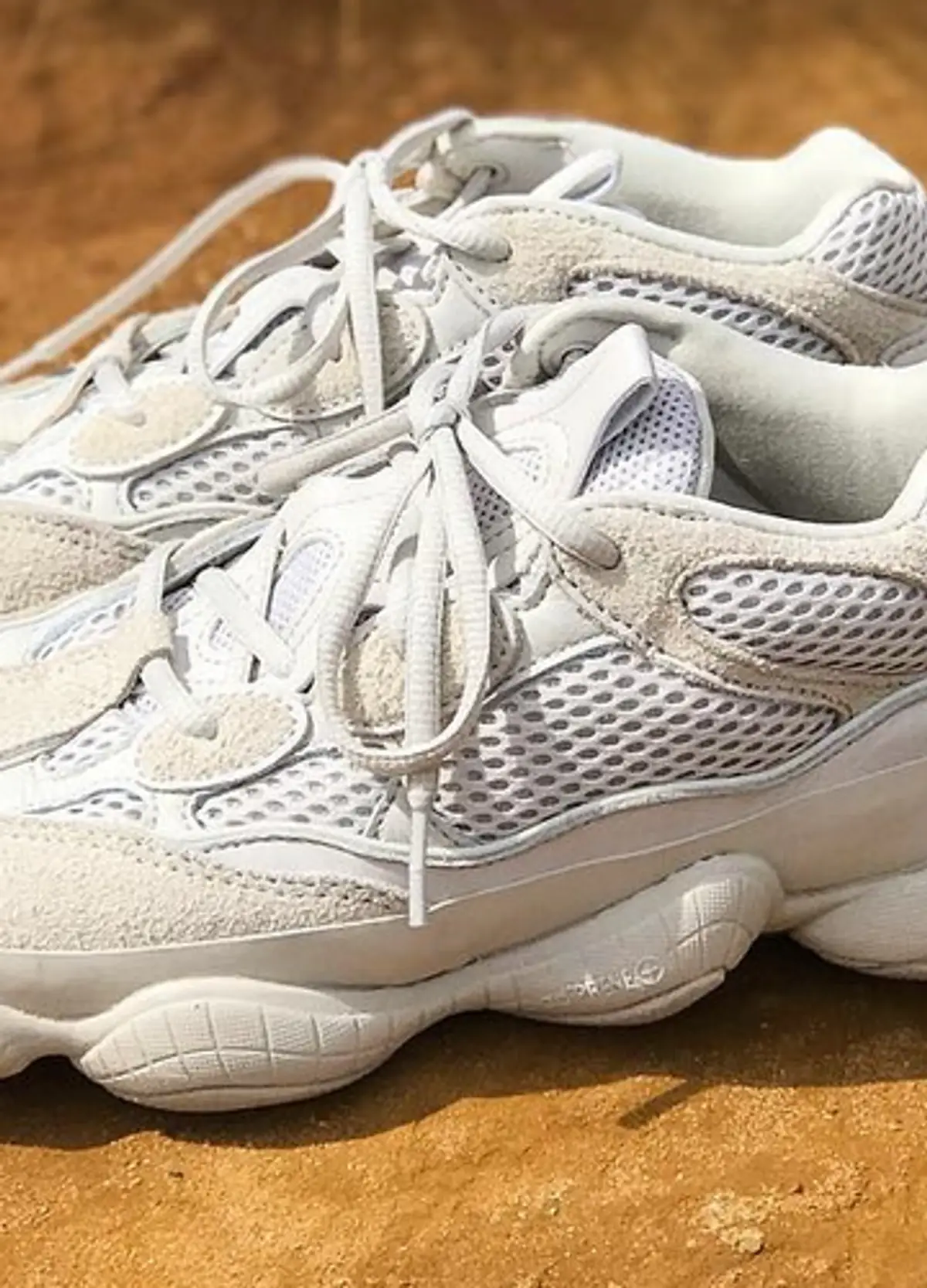 Stone Salt Grey Adidas Yeezy 500 Nere Punta Argento Adidas Yeezy YEEZY 500  "Blush" Sneakers Neutrals