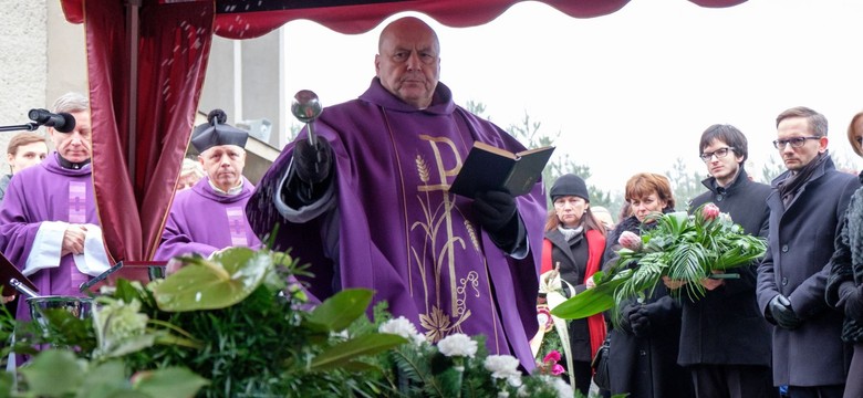 Pogrzeb Bohdana Smolenia. Nad trumną przyjaciela przemawiał Zenon Laskowik