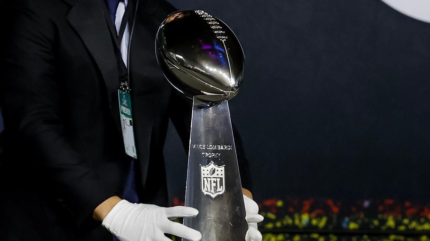 Trofej namenjen pobedniku Superboula | Foto: EPA