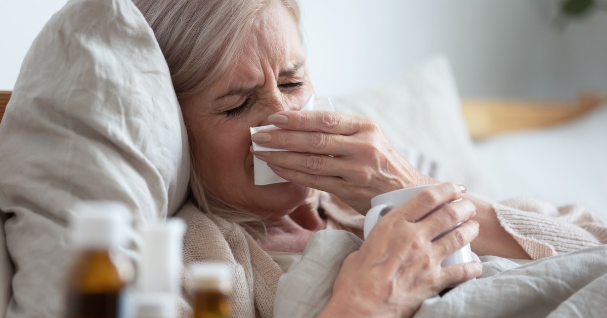 Uderza nagle i niszczy organizm. Lekarze ostrzegają przed „supergrypą” – szczyt zachorowań dopiero przed nami