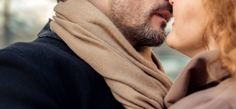Lekcja zaufania. Ekspertka radzi, jak wejść w nowy związek po zdradzie