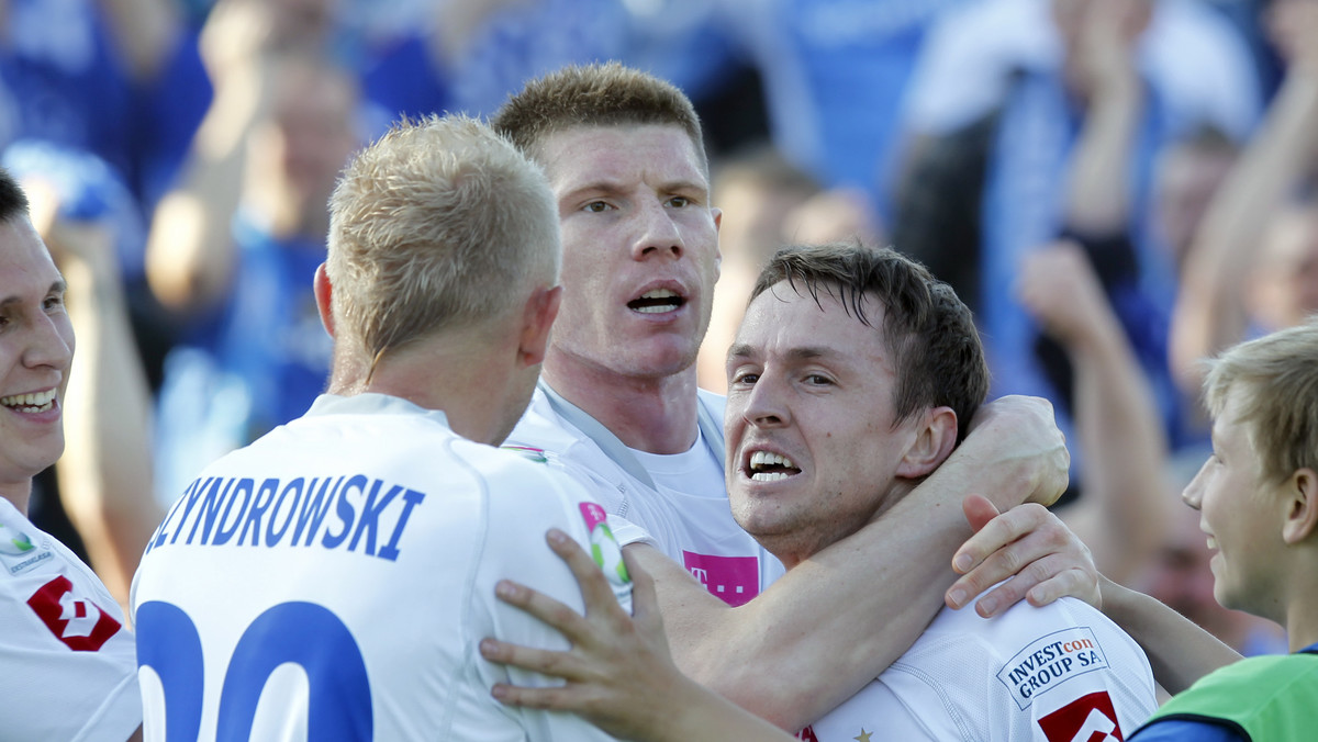 Ruch Chorzów pokonał Lechię Gdańsk 2:1 (2:0) w meczu ostatniej kolejki T-Mobile Ekstraklasy. Zwycięstwo pozwoliło Niebieskim sięgnąć po wicemistrzostwo Polski, mimo iż przez kilkadziesiąt minut Ruch mógł się czuć nawet zwycięzcą naszej ligi.