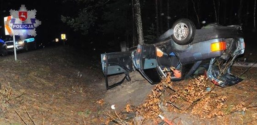 Auto roztrzaskało się o drzewo. Za kierownicą pijana 27-latka