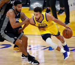 Stephen Curry poprowadził Warriors do wygranej w meczu z Kings