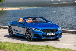 BMW M850i xDrive Cabrio – lato wjechało „na grubo”