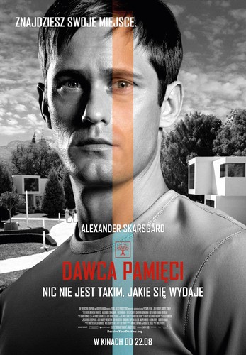 Alexander Skarsgård na plakacie reklamującym film 'Dawca pamięci'