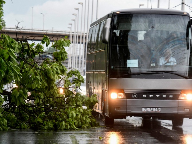 Gastarbajter u autobusu za Nemačku upoznao devojku, a kad joj je rekao ime pobegla je