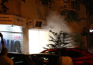 Razbijeno staklo na prostorijama SNS u Cvijićevoj ulici