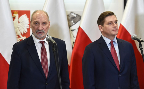 Antoni Macierewicz i Bartosz Kownacki