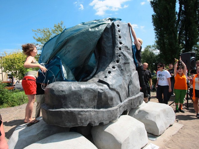 Odsłonięcie pomnika glana w Jarocinie