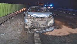 69-latek jechał drogą krajową "pod prąd". Doprowadził do groźnego wypadku