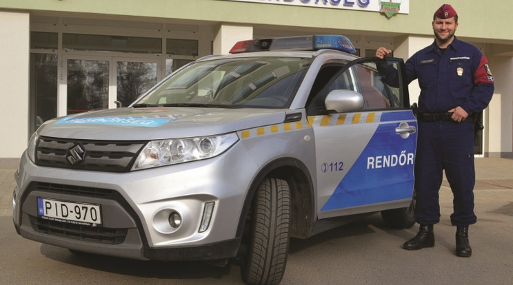 A hős rendőrnek köszönheti az életét a biciklis / Fotó: police.hu