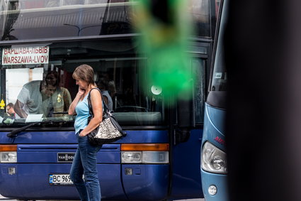 Autobusy pełne ludzi jeżdżą do Ukrainy. Chętnych bywa więcej niż biletów