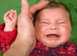 Skąd ten nagły płacz?! Fakty i mity na temat kolki niemowlęcej