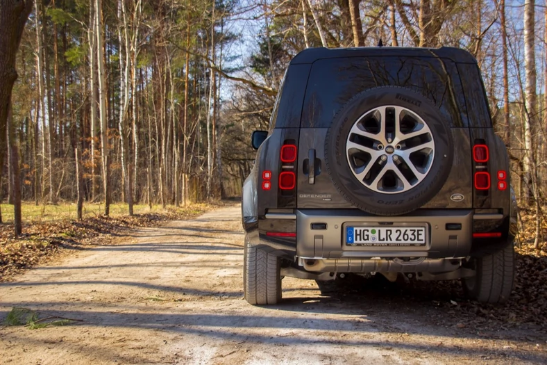 Land Rover Defender PHEV