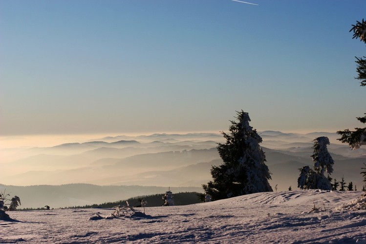 Widok ze szczytu na południowy zachód