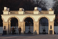 Grób nieznanego żołnierza plac piłsudskiego