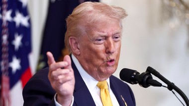 trump: obama popełnił wielki błąd. informacje o kosmitach były tajne