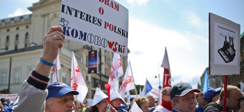 Związkowcy ze Świdnika protestują przed Pałacem Prezydenckim