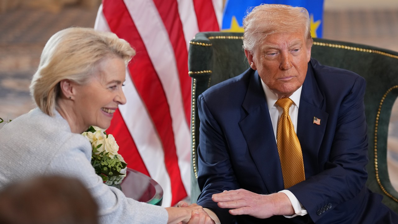 Donald Trump rozegrał UE jak dziecko. "Dokładnie ustalił, gdzie leży nasz próg bólu". Ameryka osiągnęła to, czego chciała