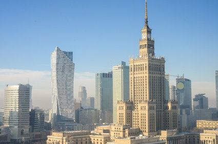 Polska gospodarka utrzymuje silny impet. Nowe dane skłaniają ekonomistów do podwyżek prognoz wzrostu PKB